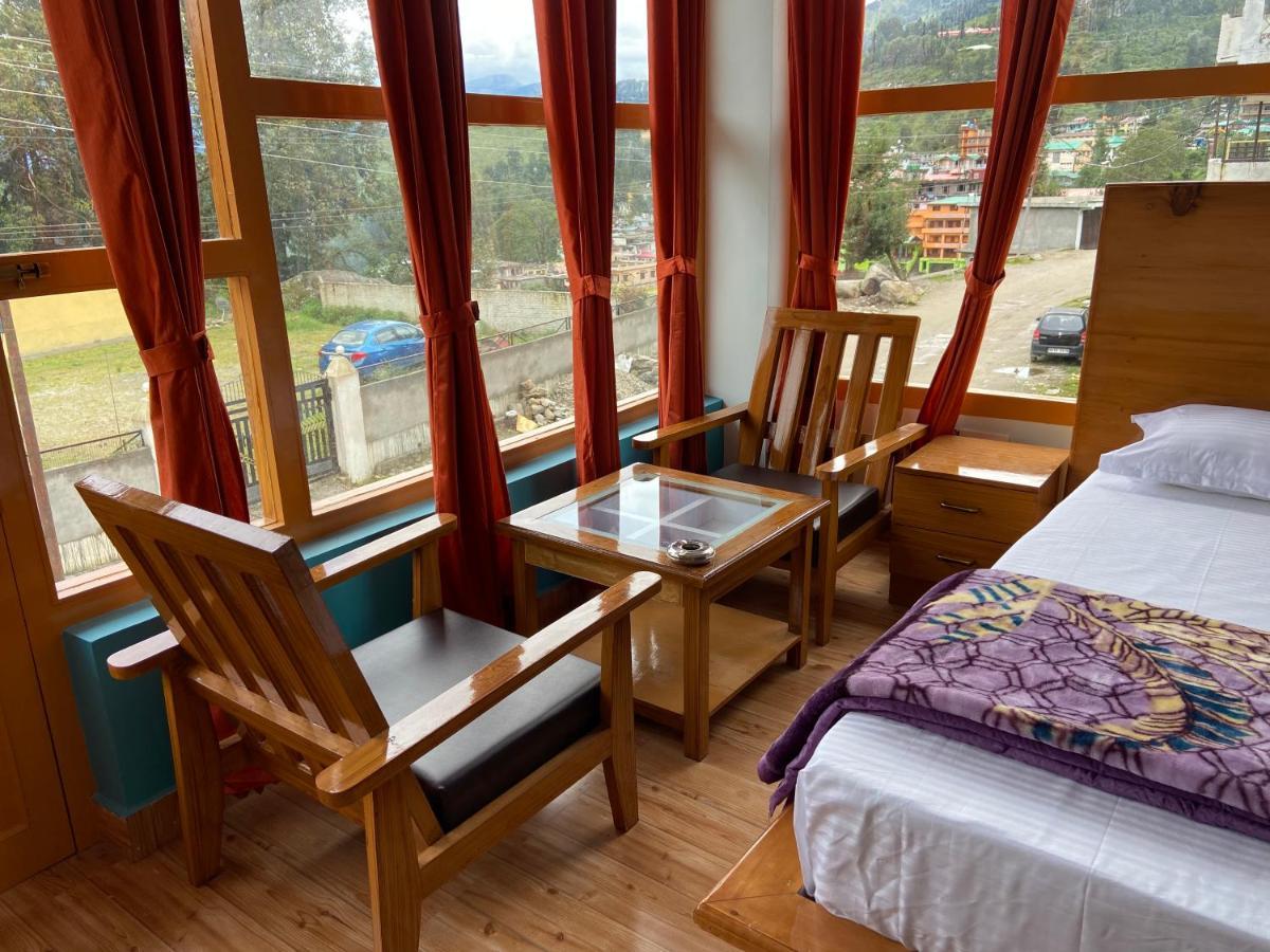 Hotel Mansarovar Inn Munsyari Eksteriør billede