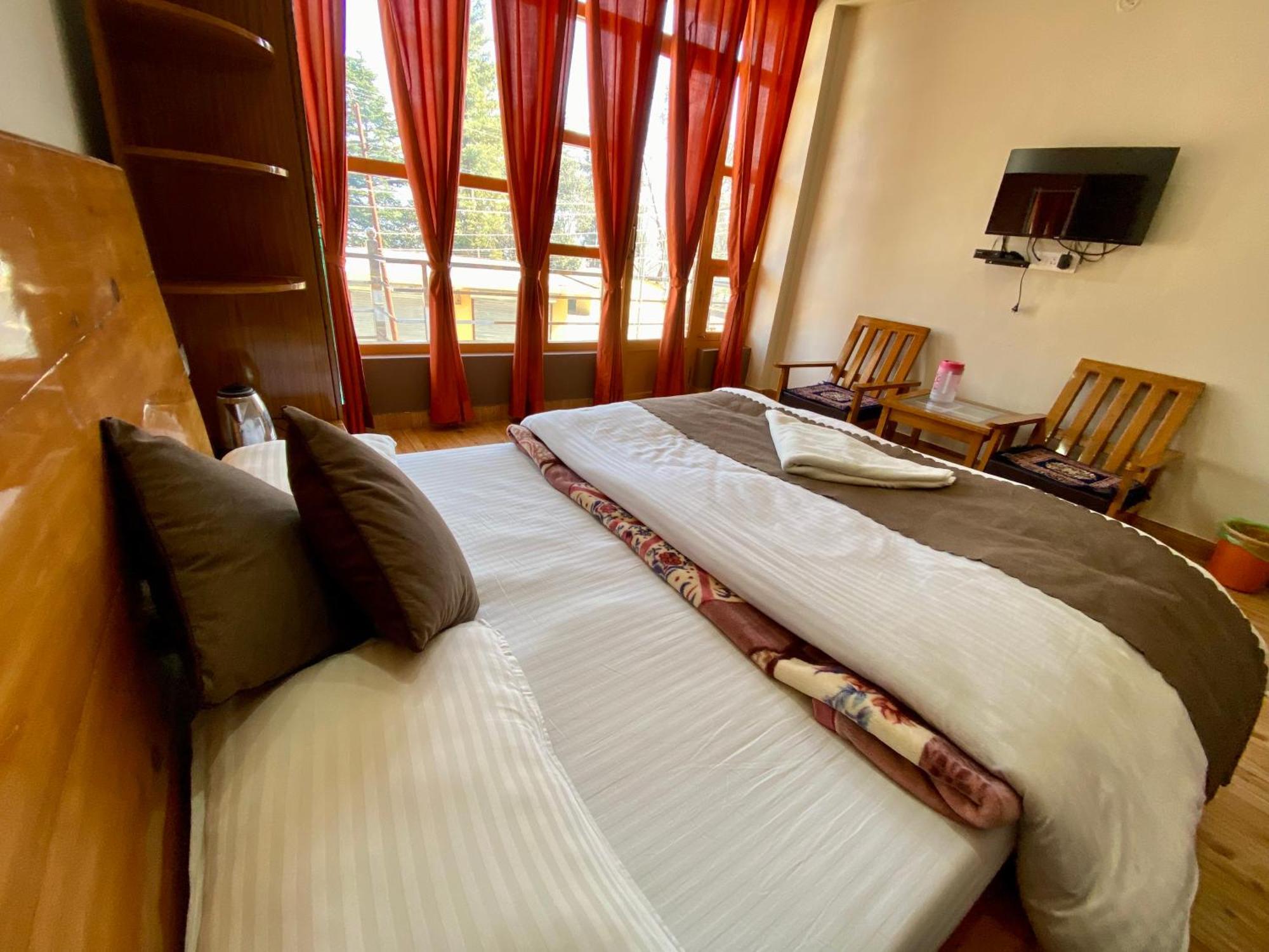 Hotel Mansarovar Inn Munsyari Eksteriør billede