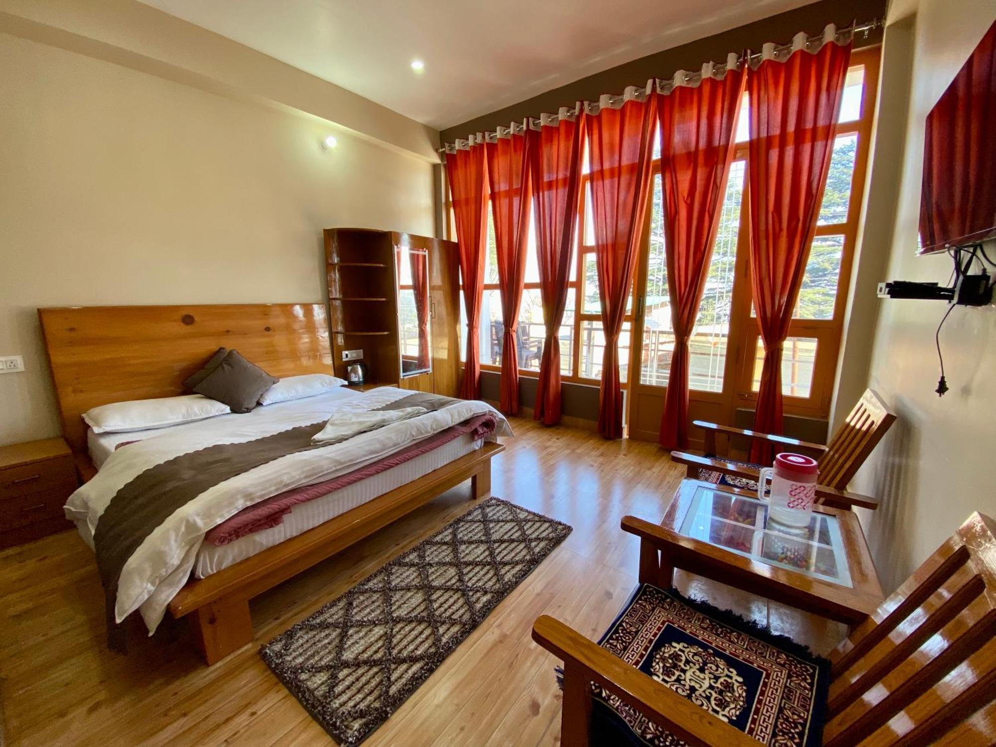 Hotel Mansarovar Inn Munsyari Eksteriør billede